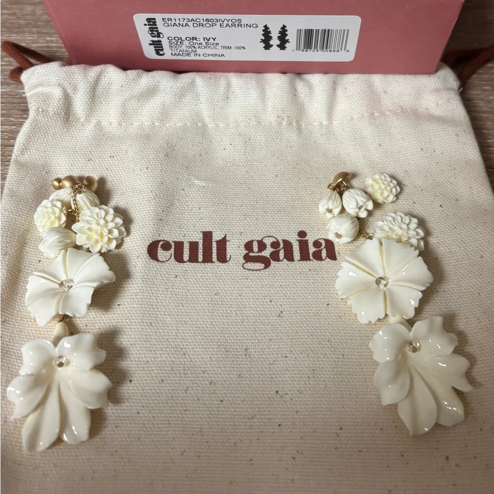 Cult Gaia Ivory Giana Drop Earrings - Picture 3 of 4